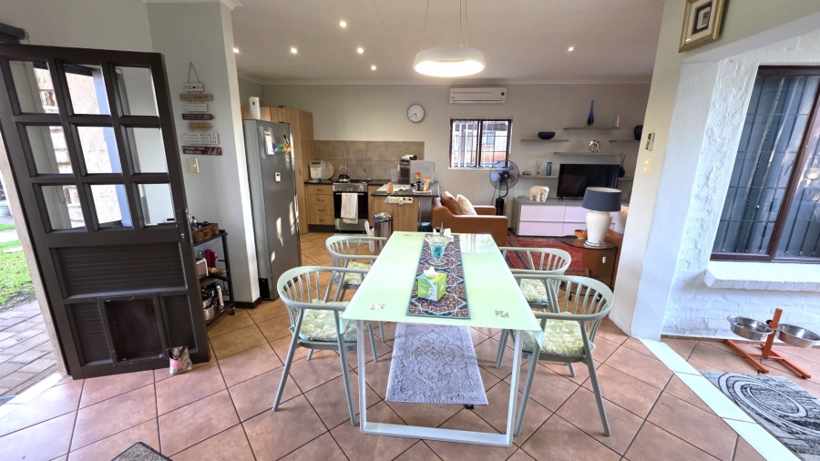 2 Bedroom Property for Sale in The Coves North West